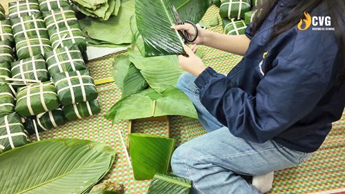 Gói bánh chưng - Nét văn hóa truyền thống ngày Tết Việt Nam